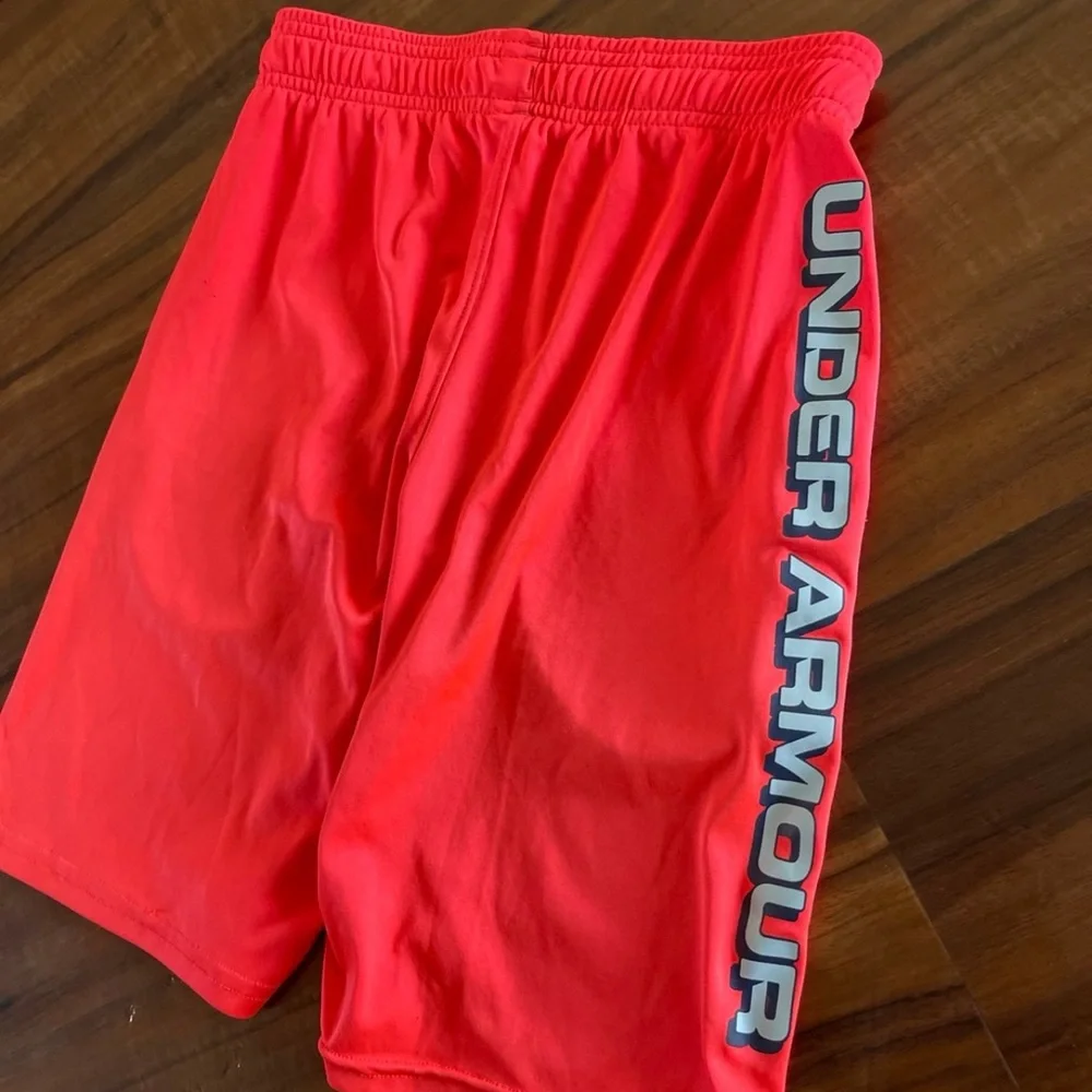 Under Armour loose fit Shorts